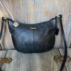 Coach Vintage F44735 Black Leather Pleated Shoulder Crossbody Purple Interior